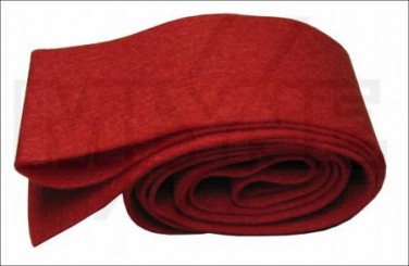 Half-blow rest felt red 127 x 4 cm 